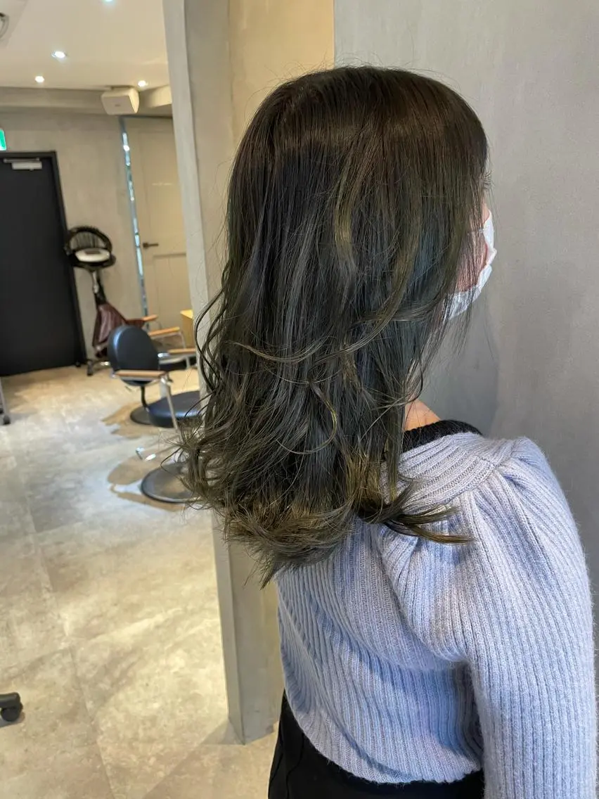 セミロング 複雑履歴に対応ブリー チ無しダブルカラーのヘアスタイル