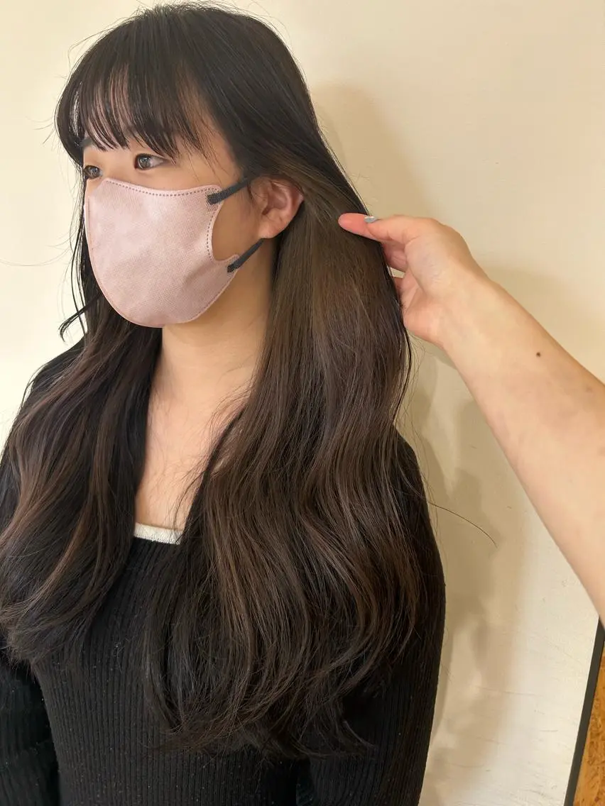 ロング カラー イヤリングカラー グレージュ 関口 桃花🌷 暖色カラーのヘアスタイル