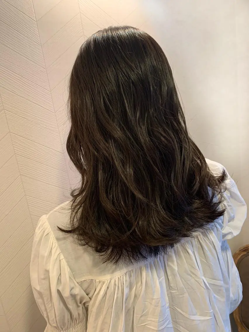 ロング カラー ヘアカラー トリートメント 鍵山 千秋のヘアスタイル