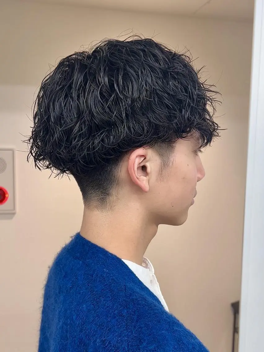 ショート メンズ パーマ メンズハイトーン メンズパーマ スペインカール スパイキーショート ツイストスパイラルパーマ カット パーマ メンズパーマ/ メンズカット/タクヤのヘアスタイル