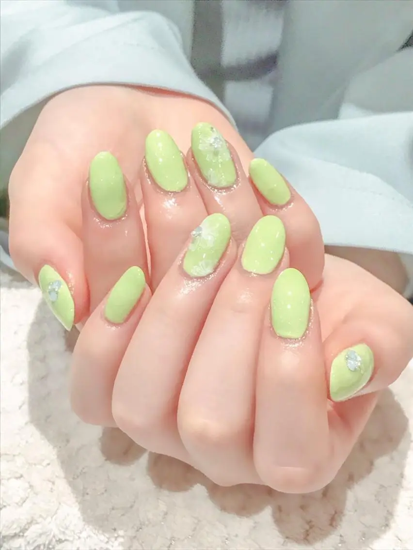 ネイル ジェルネイル グリーン ワンカラーネイル 春ネイル Nyanco Nailのネイルデザイン