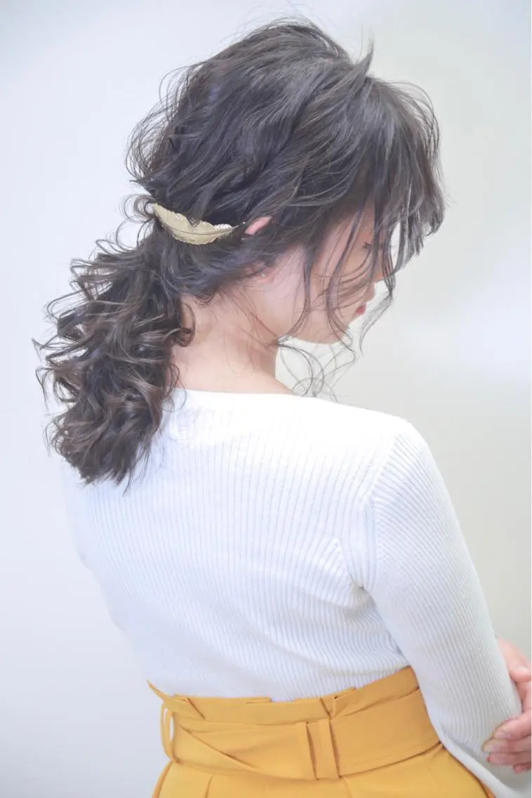 セミロング カラー ヘアアレンジ 伊藤 裕貴のヘアスタイル