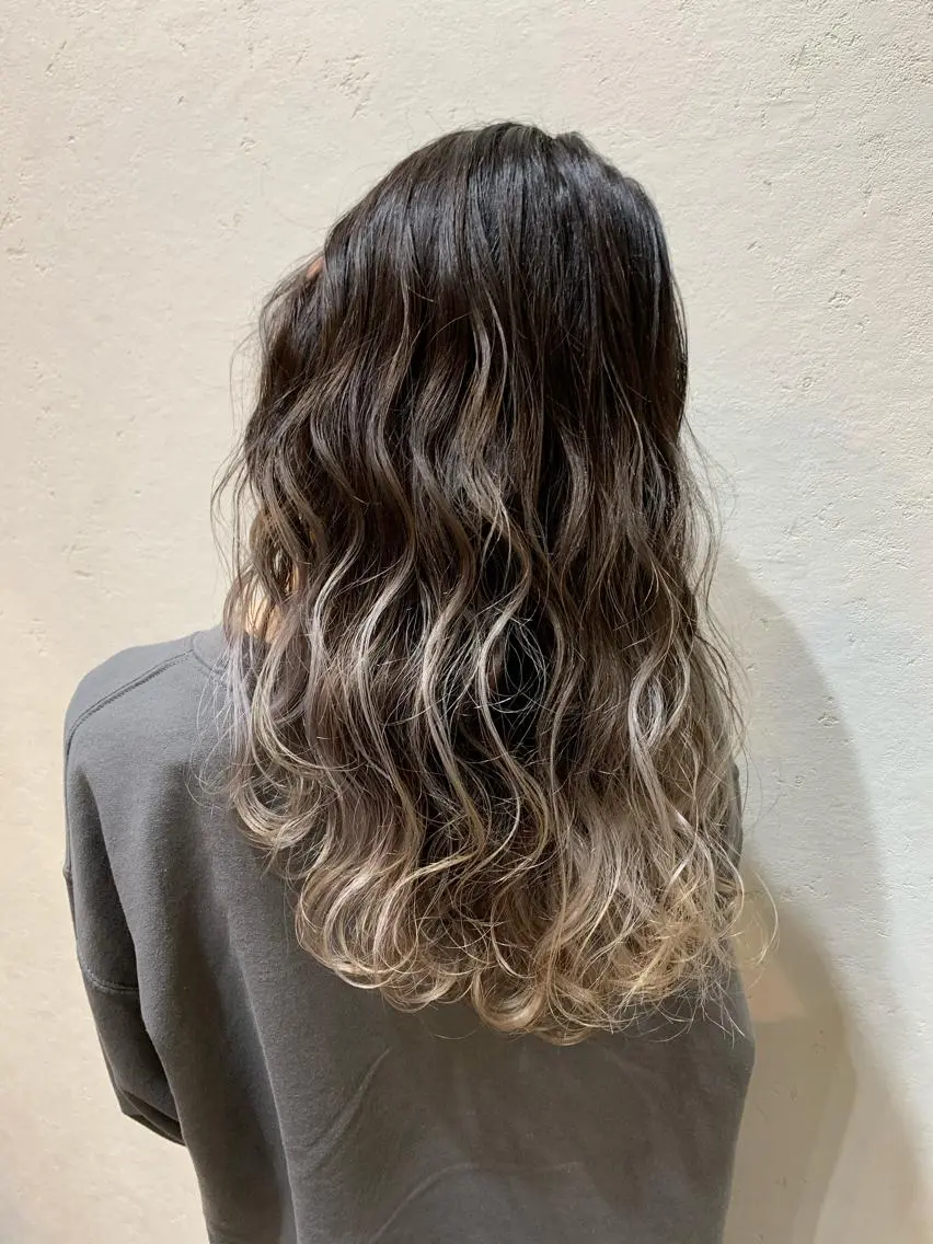 セミロング カラー ヘアカラー トリートメント 天野 開のヘアスタイル
