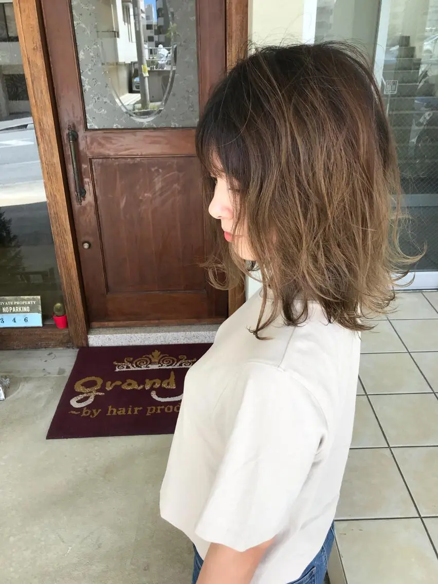 ミディアム カラー ハイライトカラー ハイライト grand juteのヘアスタイル