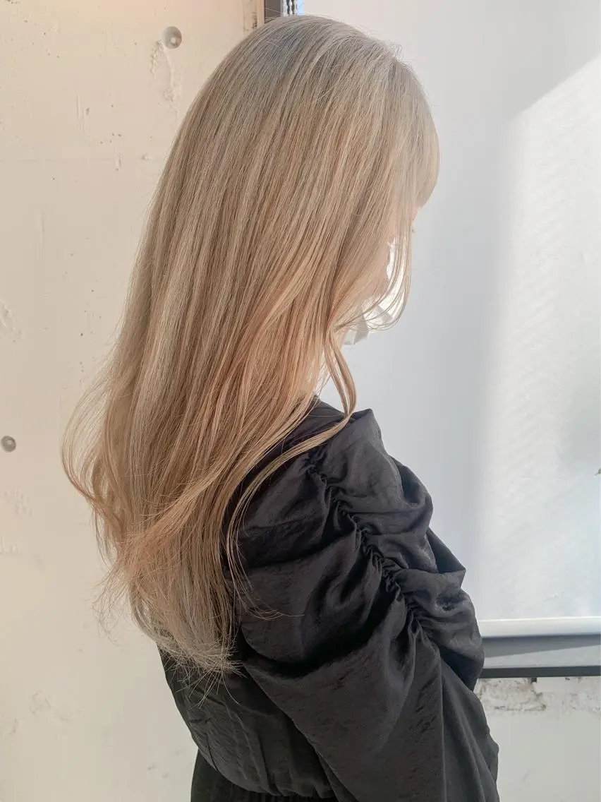 ロング カラー ヘアアレンジ ブリーチ yuka .のヘアスタイル