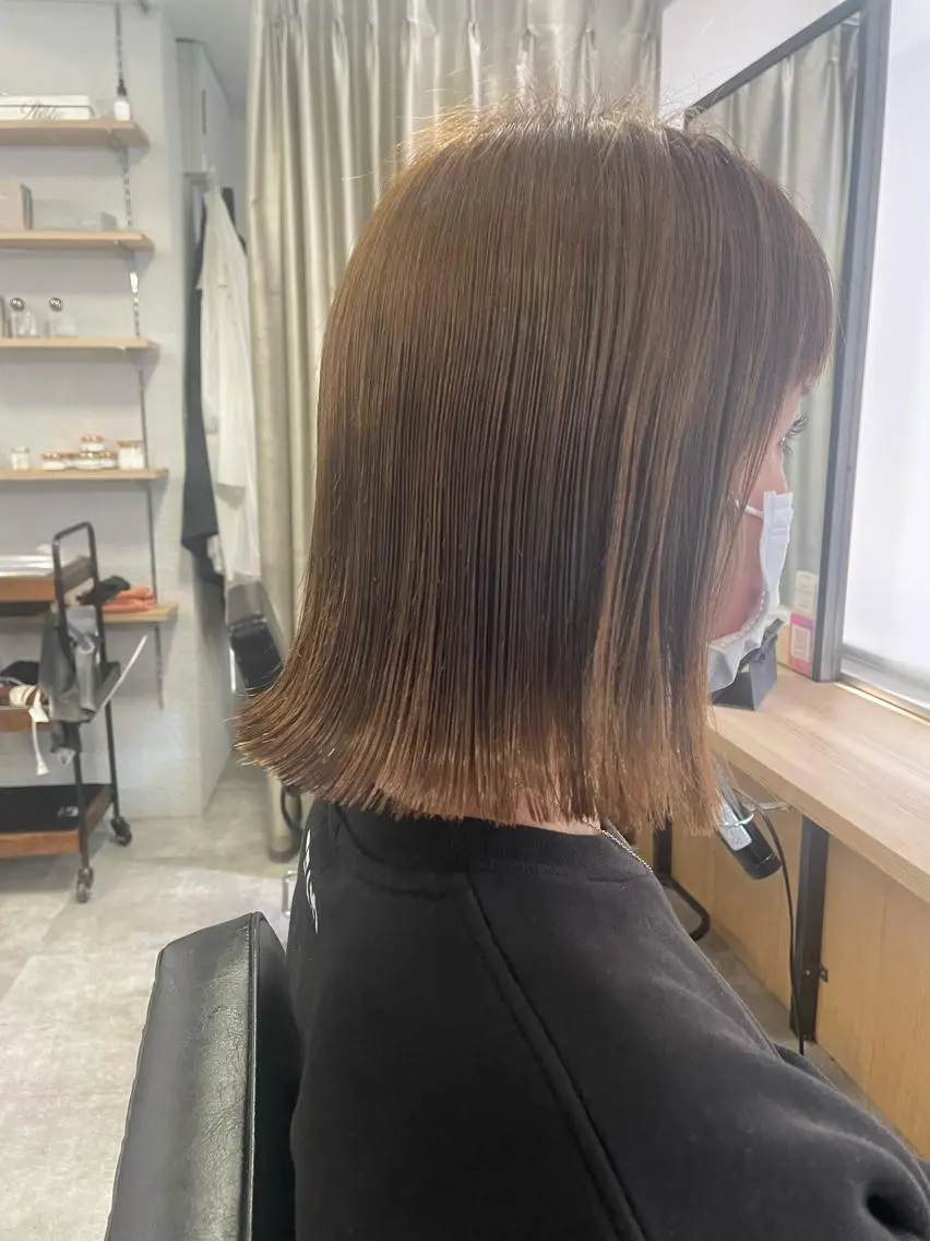 ミディアム 切りっぱなしボブ ボブ 外ハネヘア yui/ layer cutのヘアスタイル