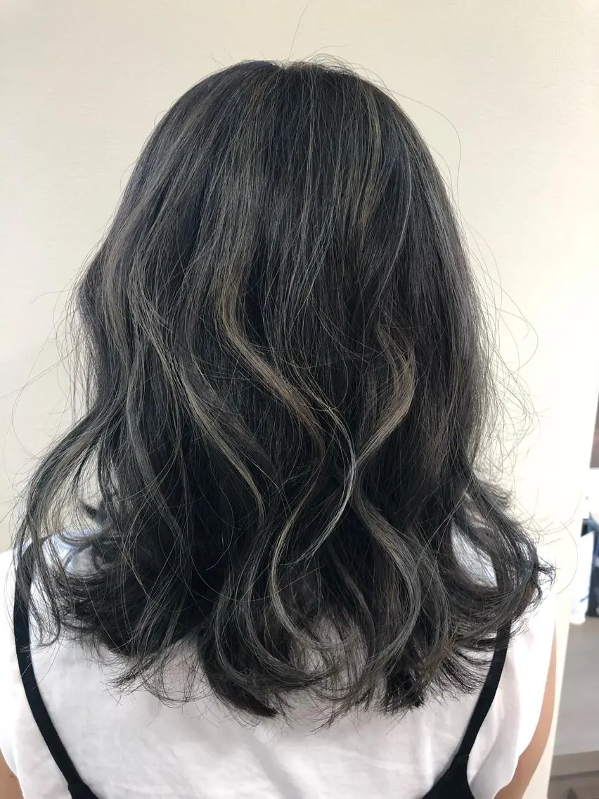 セミロング ハイライト 門田 恭弥のヘアスタイル