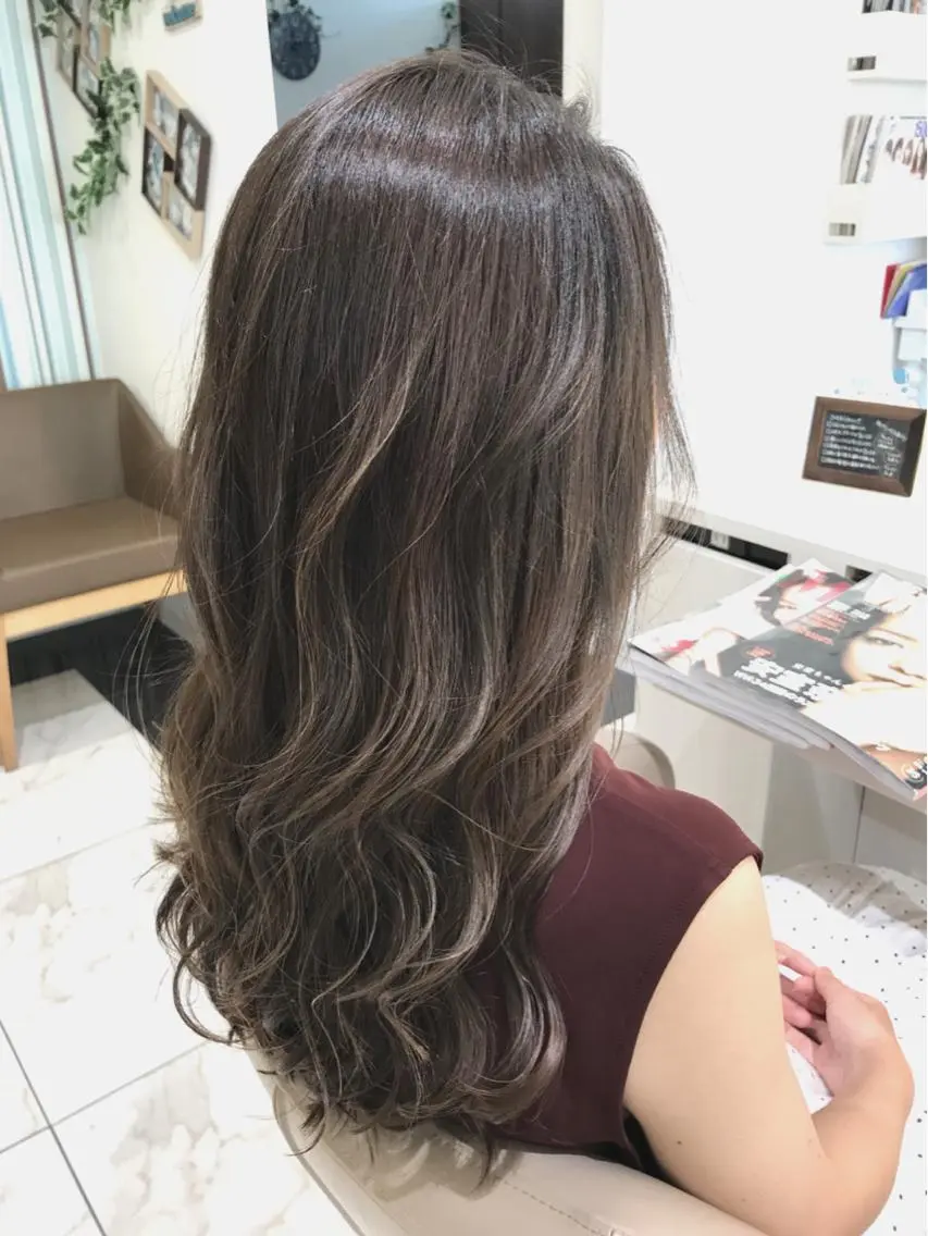 セミロング カラー ブリーチ イルミナカラー ラベンダーカラー ブリーチなしカラー 山崎俊輔/髪質改善 /バレイヤージュのヘアスタイル