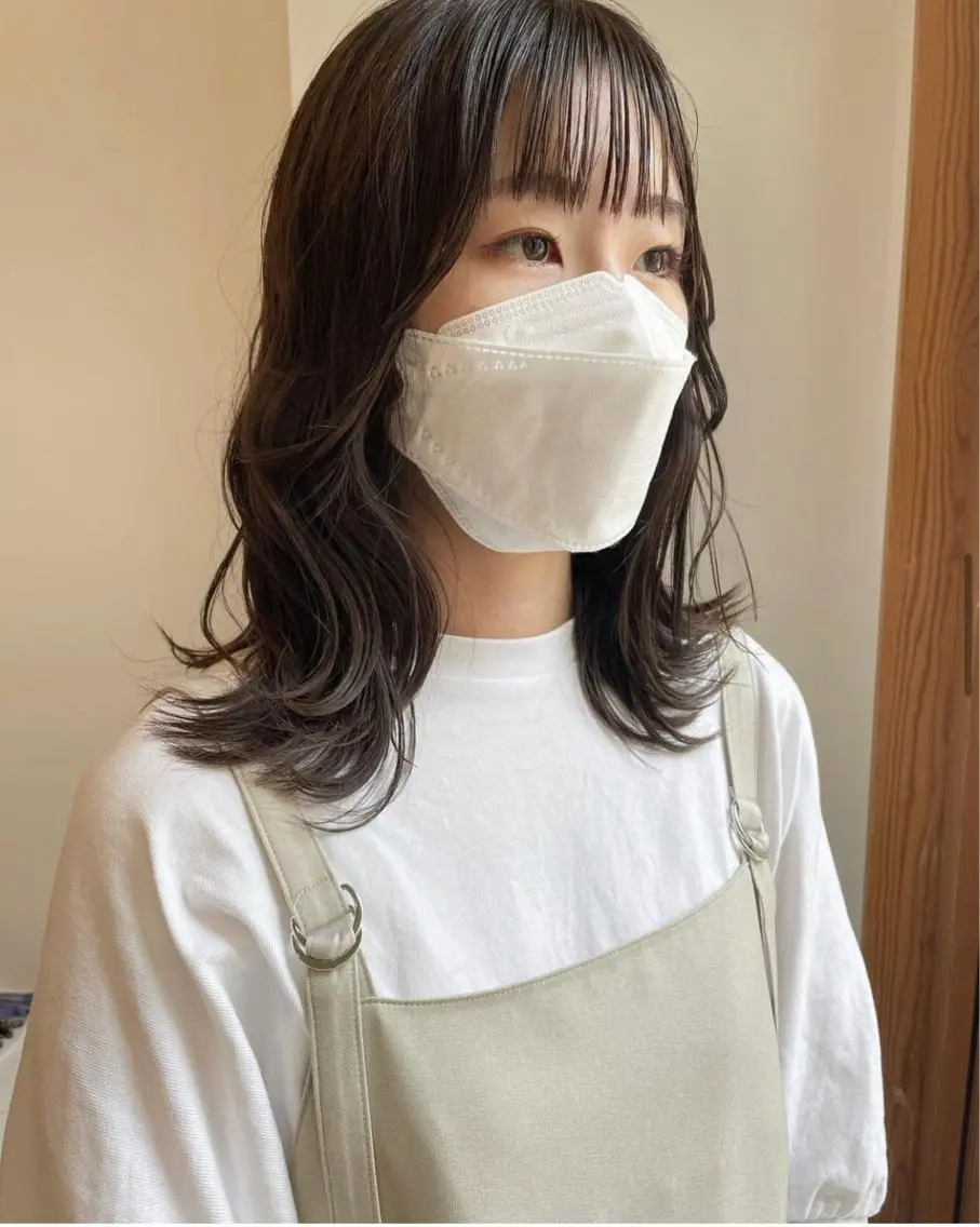 ミディアム カラー ベージュカラー オリーブベージュ レイヤーカット カット ヘアカラー トリートメント 髪質改善ストレート✨ パーマヘア✨YUKIのヘアスタイル