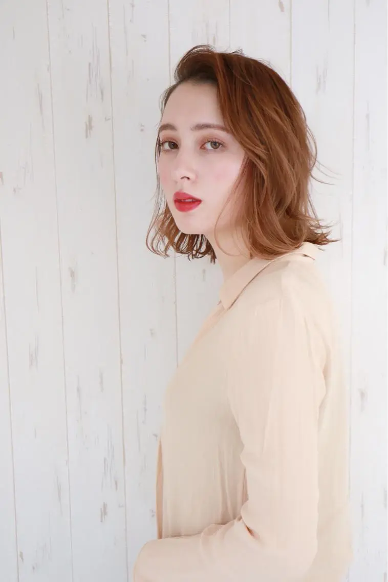 ショート カラー ハイトーンカラー ボブ 赤み消しカラー /透明感カラー 上長のヘアスタイル