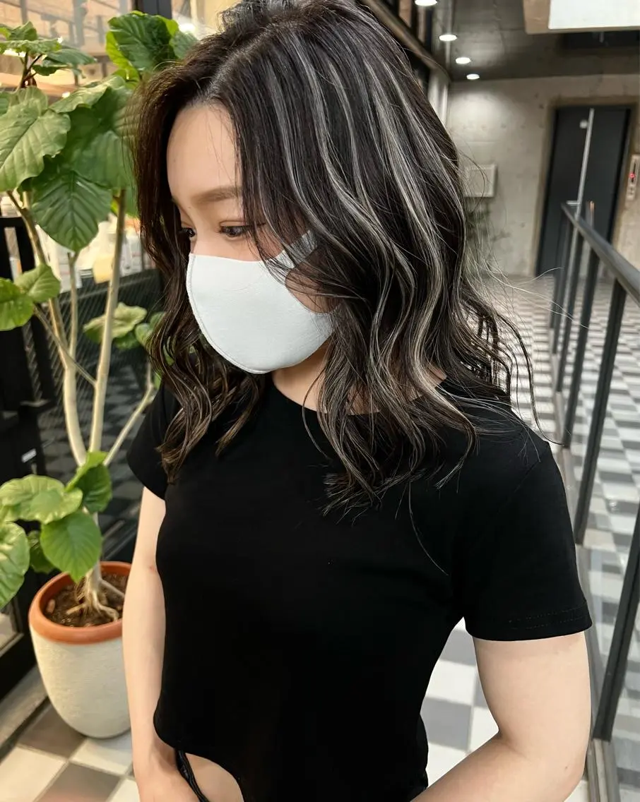 ミディアム カラー ブリーチ ケアブリーチ カット ヘアカラー タナカ タクヤのヘアスタイル