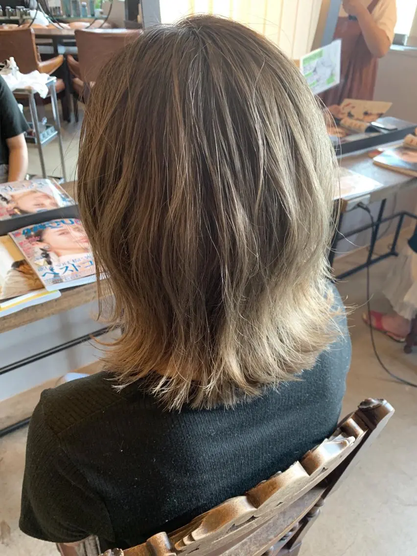 カラー グラデーションカラー ヘアカラー 佐藤 美紅のヘアスタイル