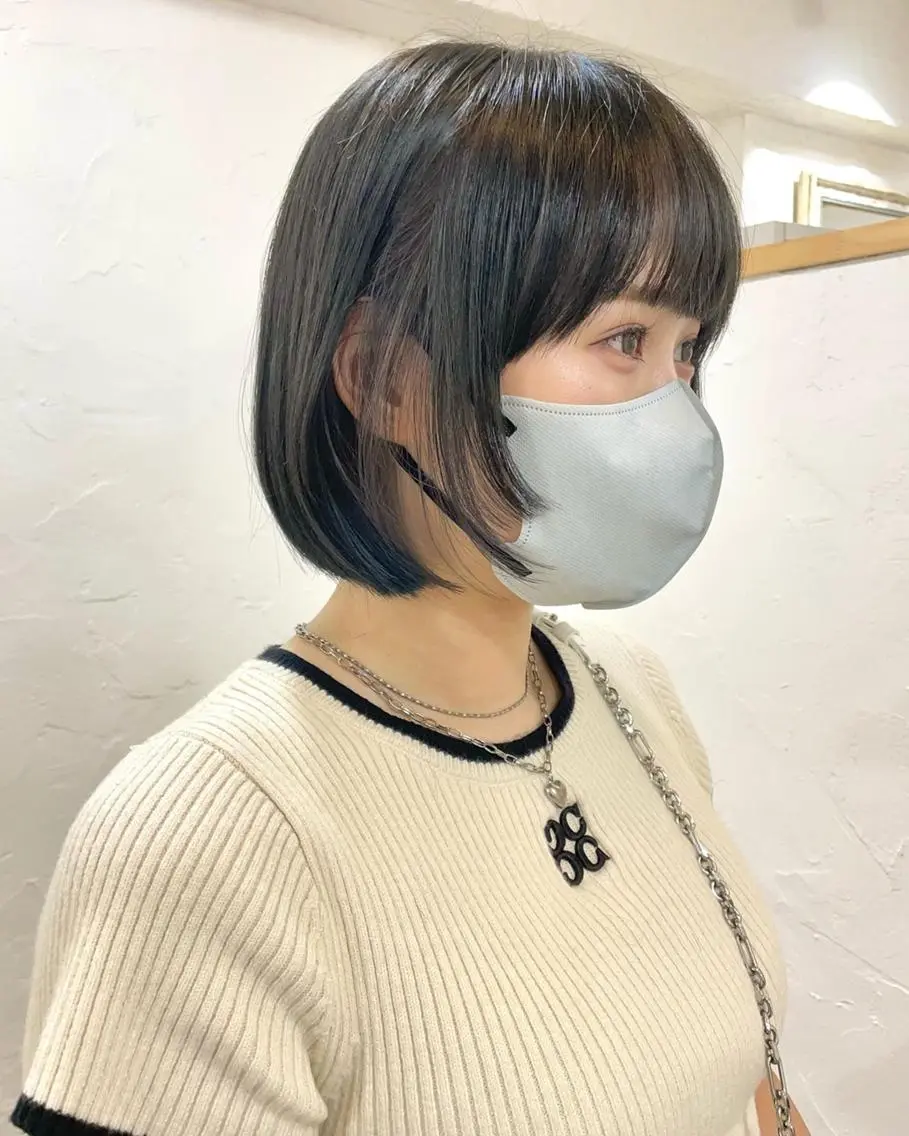 ショート カラー パーマ 切りっぱなしボブ 前下がりボブ ショートボブ 黒髪 ブルーカラー 髪質改善 縮毛矯正/ レイヤー/銀座/本木のヘアスタイル