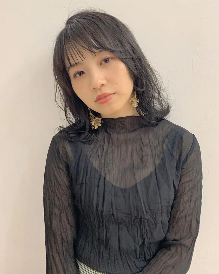 ミディアム カラー ネイル ハイトーンボブ 前田 表参道　グレージュのヘアスタイル