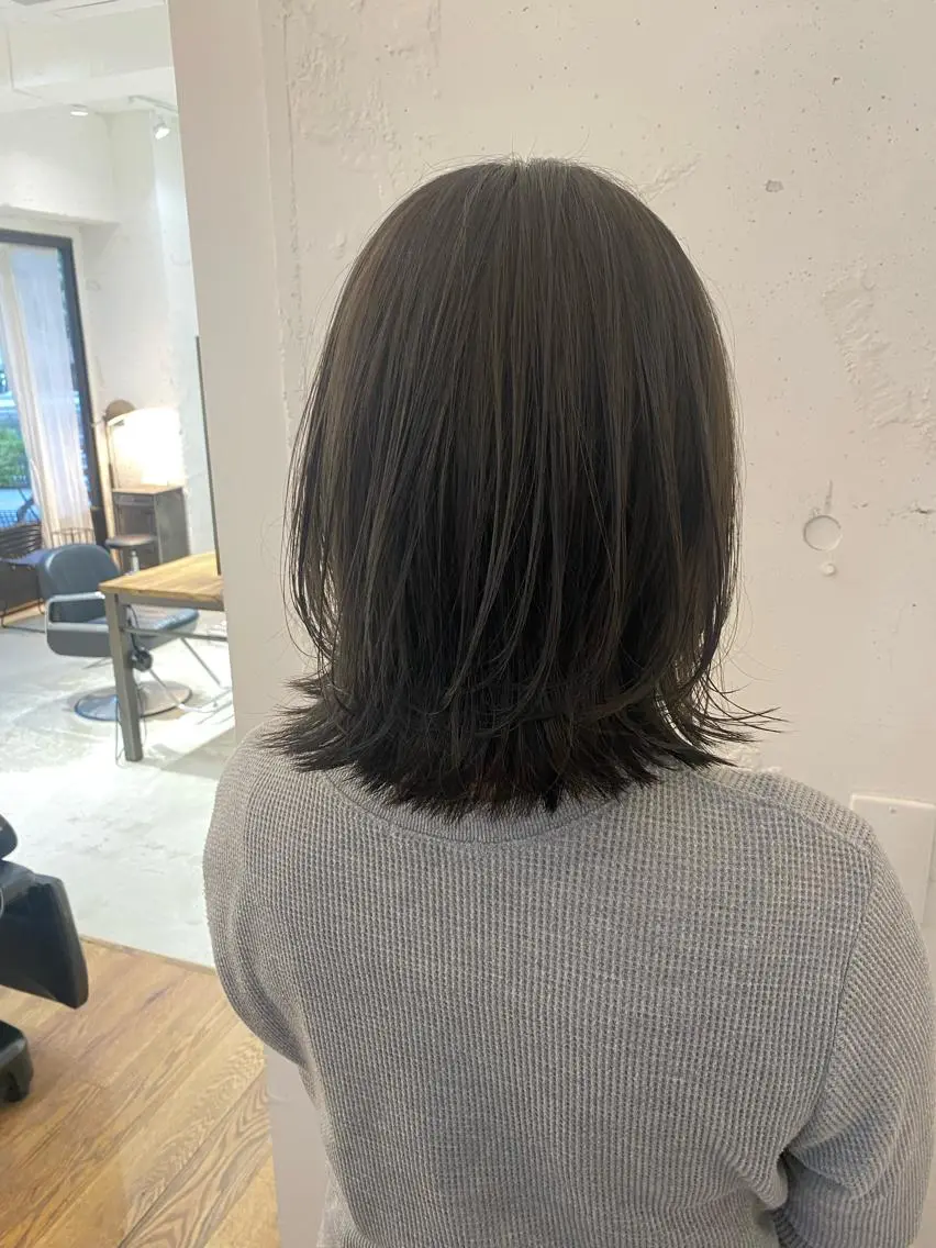 ミディアム 関 桃萌果のヘアスタイル