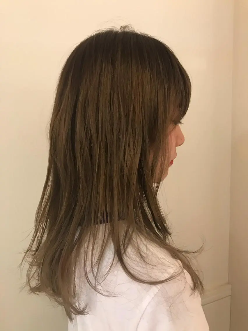 セミロング カラー ベージュカラー フォギーベージュ グラデーションカラー 清水 ちひろ ✄トップスタイリストのヘアスタイル