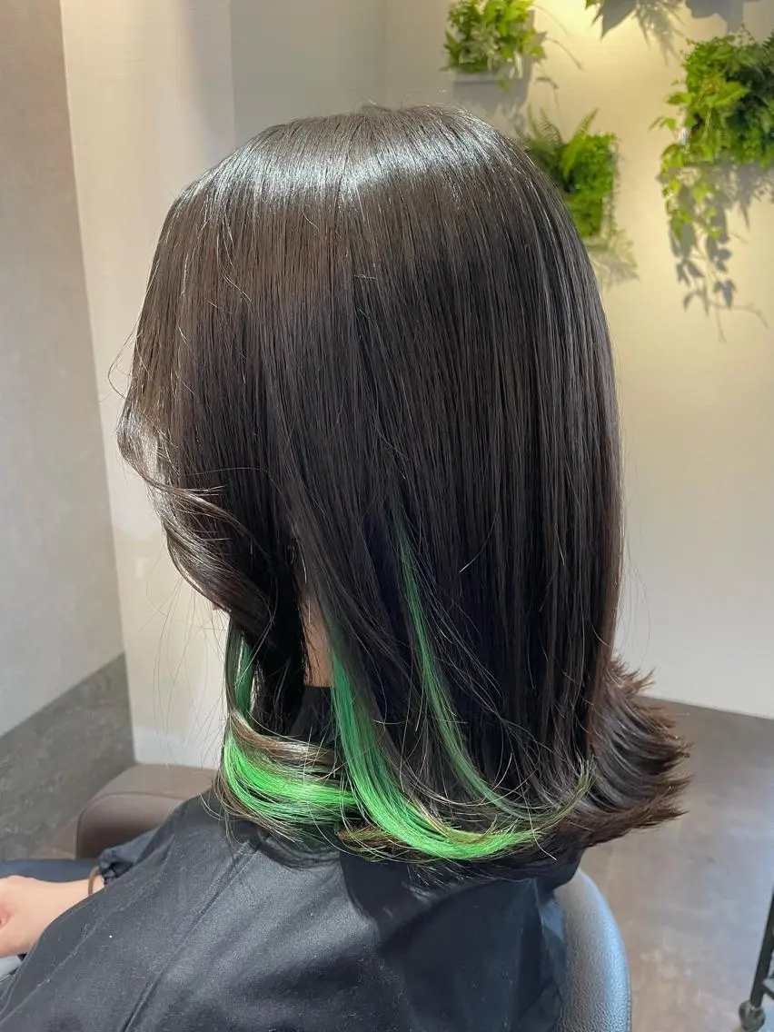 ミディアム カラー ブリーチ インナーカラー 💎赤み消しカラー 特化型デザイナー💎のヘアスタイル