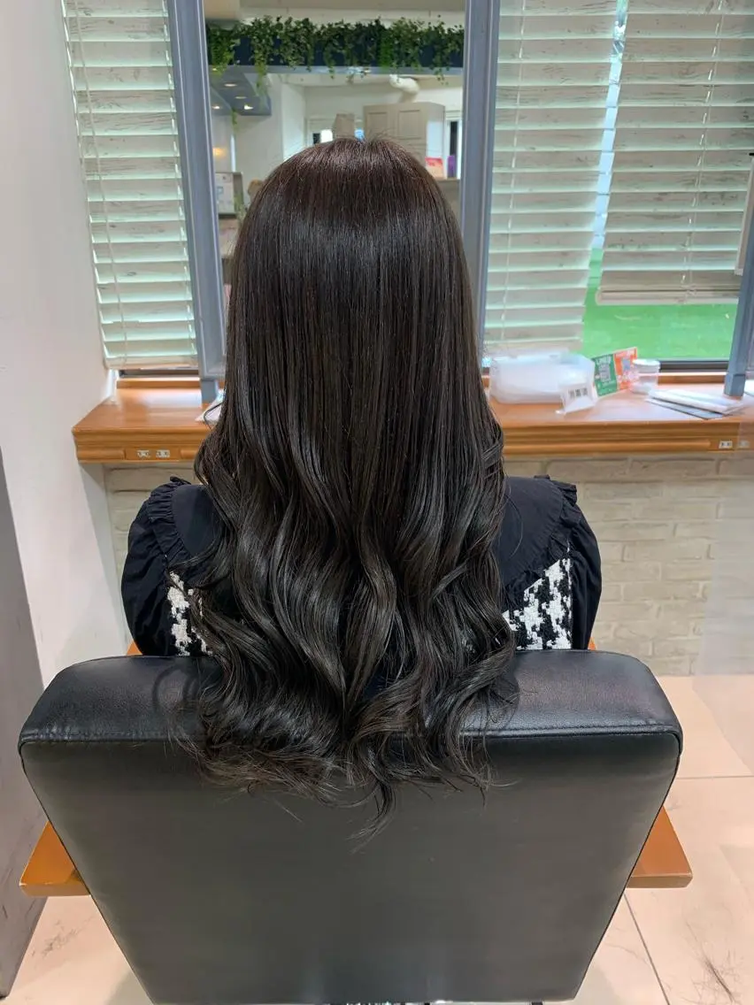 ロング カラー 透明感ハイトーン🦄 キラ🌈のヘアスタイル
