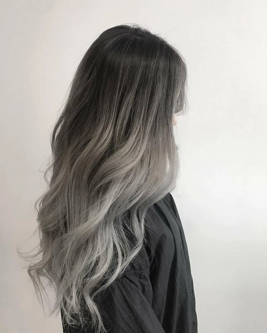ロング カラー バレイヤージュ レイヤーカット ヘアカラー エクステ指名No.1 【店長】橘田のヘアスタイル