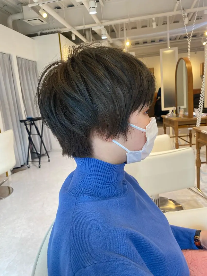 ショート カラー ヘアカラー 梛木 唯のヘアスタイル