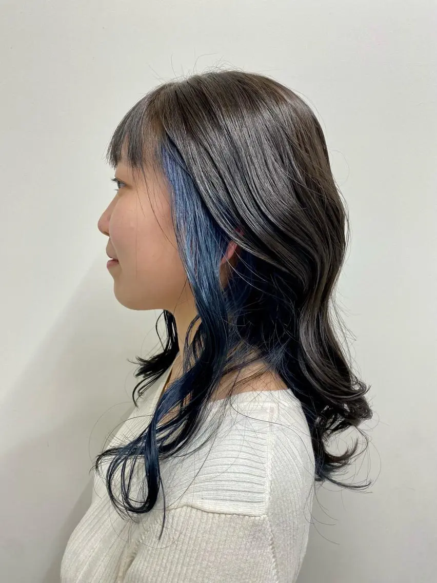 ロング ヘアカラー 山本 佳奈のヘアスタイル