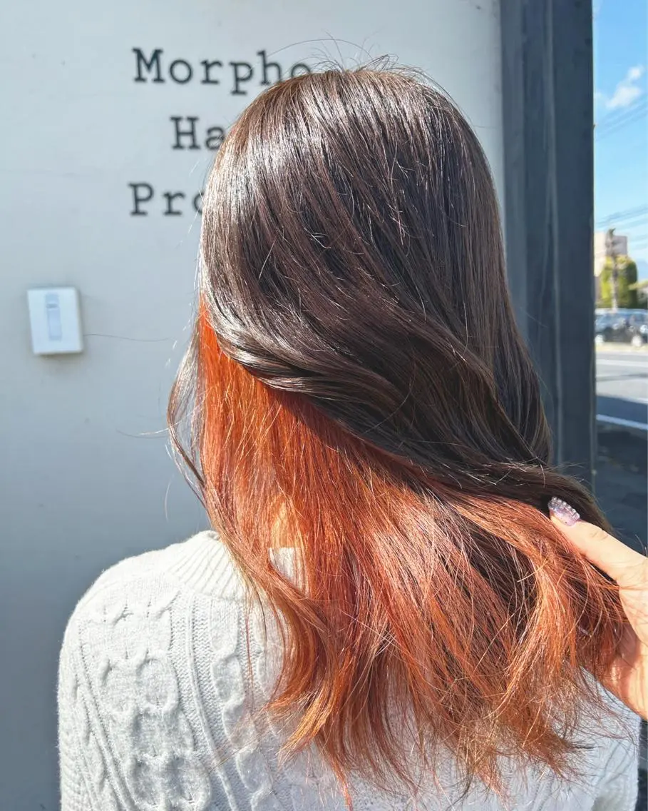 ロング カラー ベージュカラー ブリーチ フォギーベージュ ブリーチなしカラー オレンジ カット ヘアカラー 井上 花音のヘアスタイル