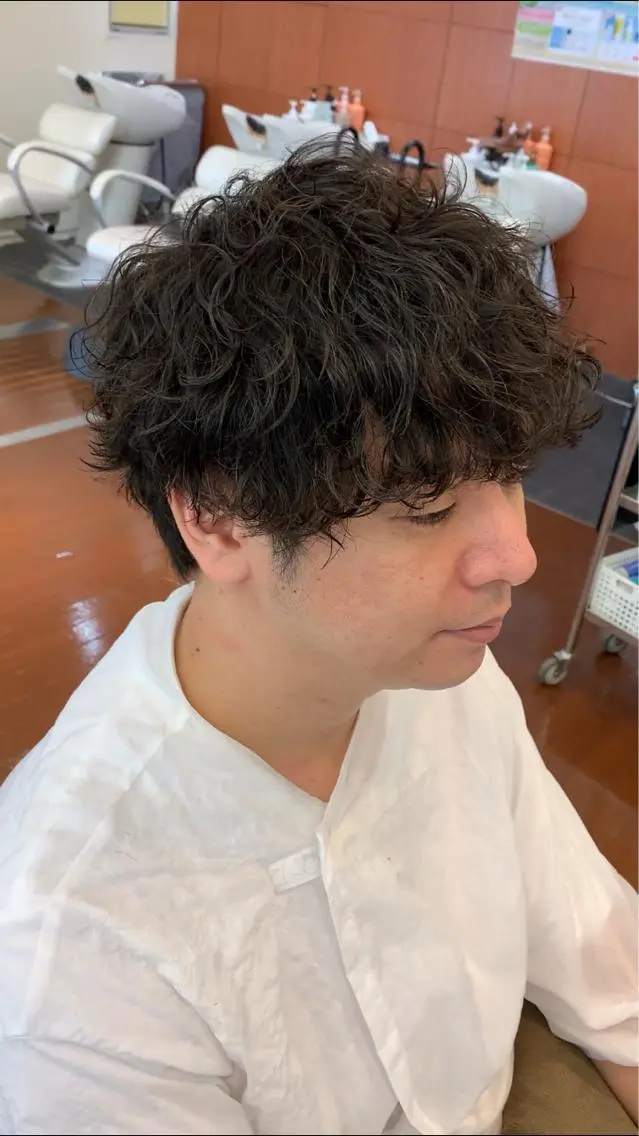 パーマ メンズ メンズパーマ 波巻きパーマ 波巻きスパイラル 河原崎　基のヘアスタイル