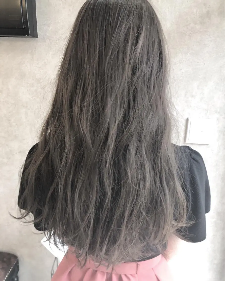 ロング カラー 顔周りレイヤーカット ブリーチminamiのヘアスタイル