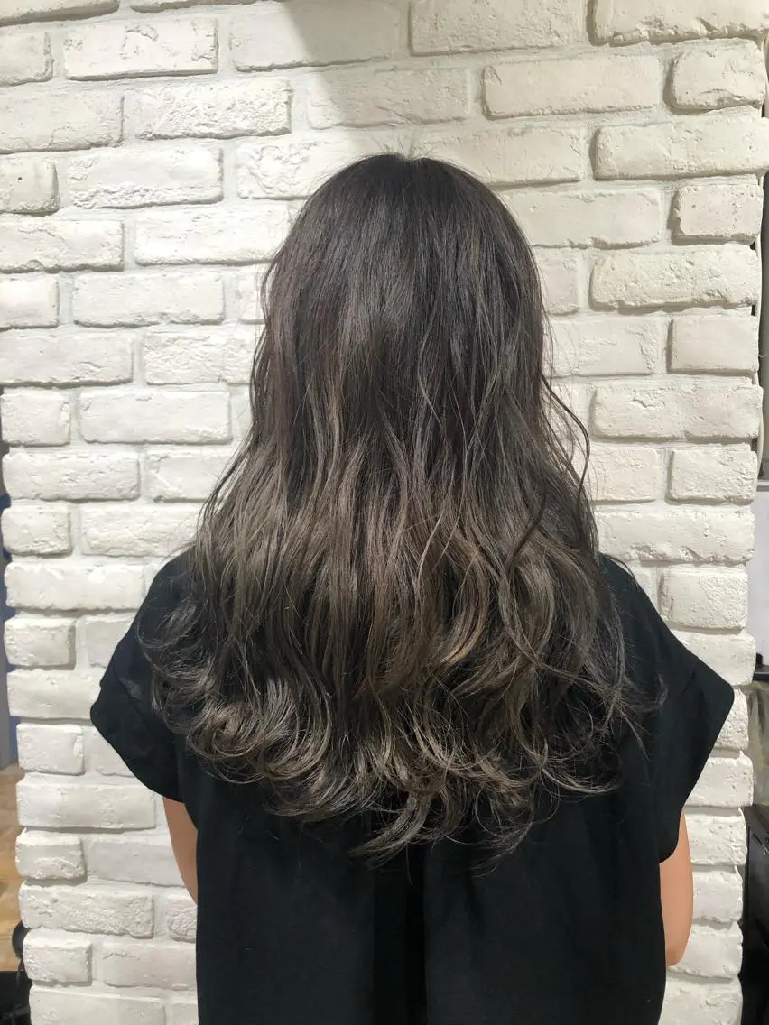 ロング カラー ベージュカラー🧸 伊藤なつみのヘアスタイル
