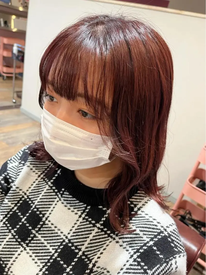 ロング カラー ブリーチ ブリーチなしカラー レッドカラー 顔周りカット 初ブリーチOK✨ ハイトーン稲吉菜々美のヘアスタイル