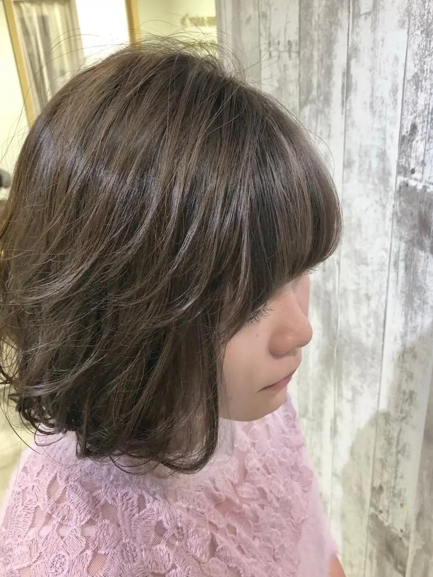 ショート カラー ハイライトカラー ボブ ハイライト レイヤーカット ヘアカラー トリートメント Agu  hair 清尾　浩昭のヘアスタイル