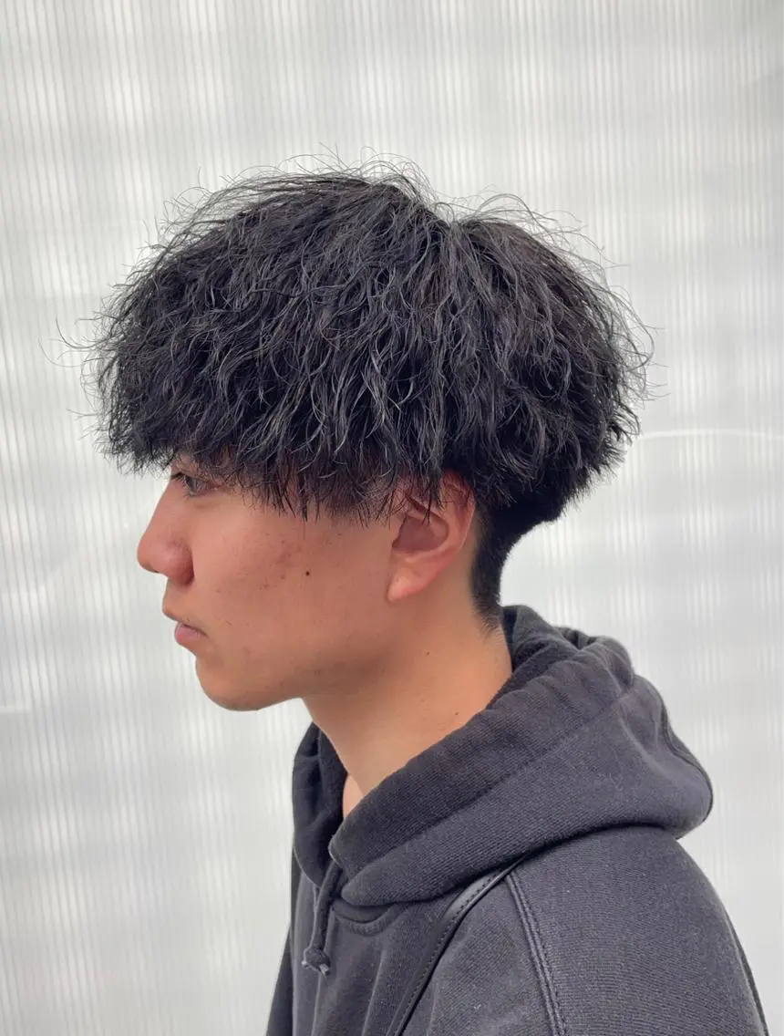 ショート カラー パーマ ヘアアレンジ メンズ キッズ ネイル マツエク・マツパ アイブロウ センターパート メンズハイライト マッシュ メンズパーマ メンズツイストパーマ カット パーマ 🔥メンズパーマ🔥 菅原楓のヘアスタイル