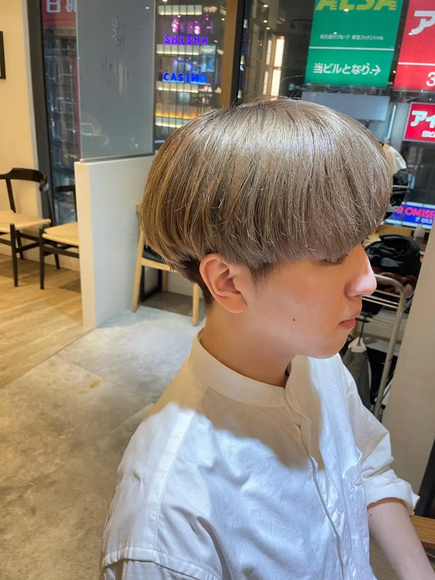 ショート 複雑履歴に対応ブリー チ無しダブルカラーのヘアスタイル