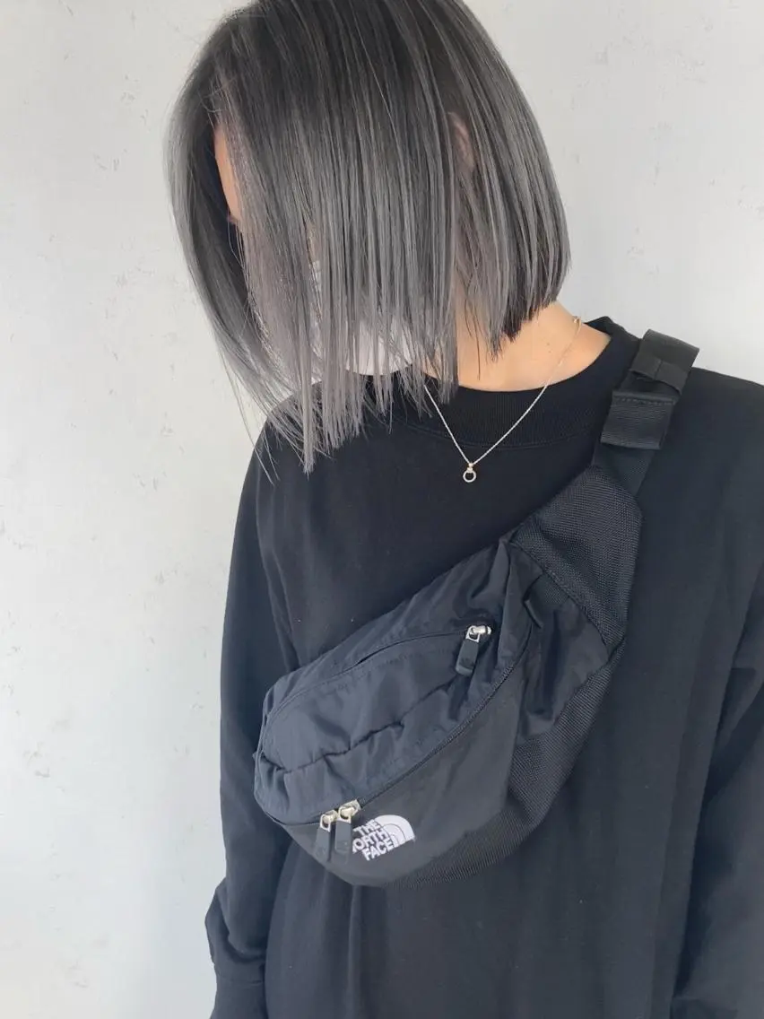 ショート カラー 前下がりボブ アッシュ ベージュカラー 透明感カラー ダブルカラー ➖石江 雷蔵➖のヘアスタイル