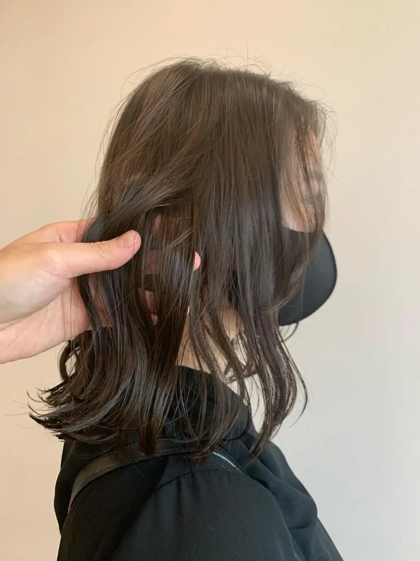 ミディアム カラー 鈴木 まりやのヘアスタイル