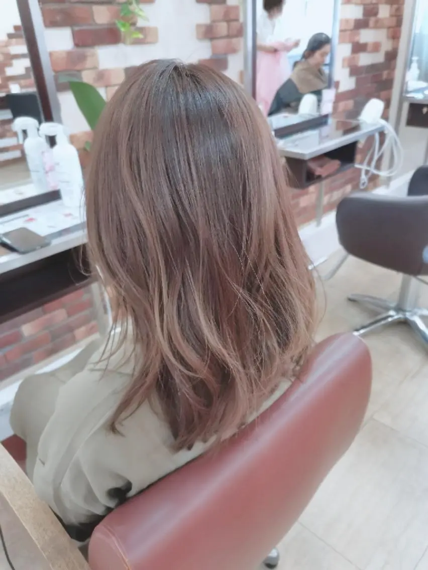 ミディアム カット ヘアカラー ツヤ髪ケアカラー✨ 中谷良成のヘアスタイル