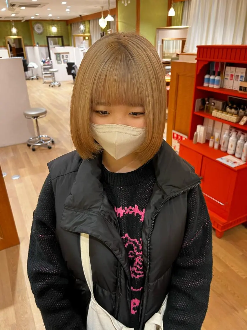 ショート カラー ブリーチ ハイトーンカラー ヘアカラー トリートメント Lita KANAのヘアスタイル