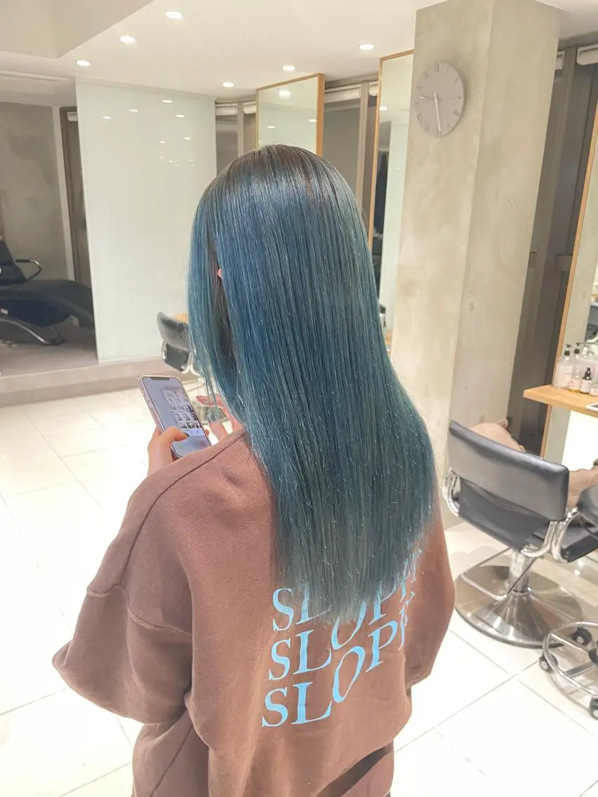 ロング カラー ヘアアレンジ アクアカラー ブルーカラー ヘアカラー トリートメント ヘッドスパ ヘアセット 艶カラー✨縮毛矯正✨ 翁長孝輔のヘアスタイル