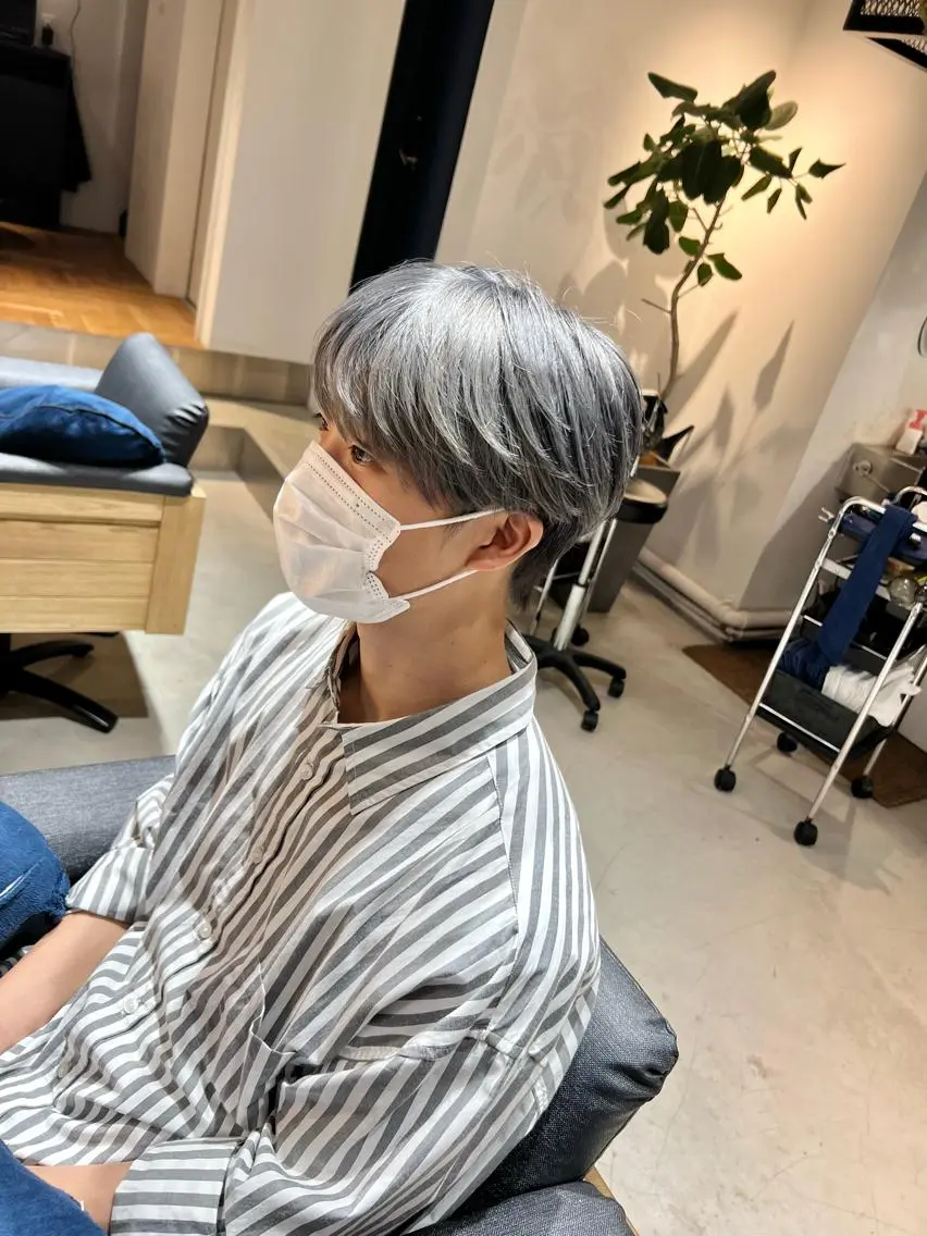 カラー メンズ メンズ韓国風 アッシュ アッシュグレー カット ヘアカラー トリートメント メンズ専門 井藤 雅也のヘアスタイル