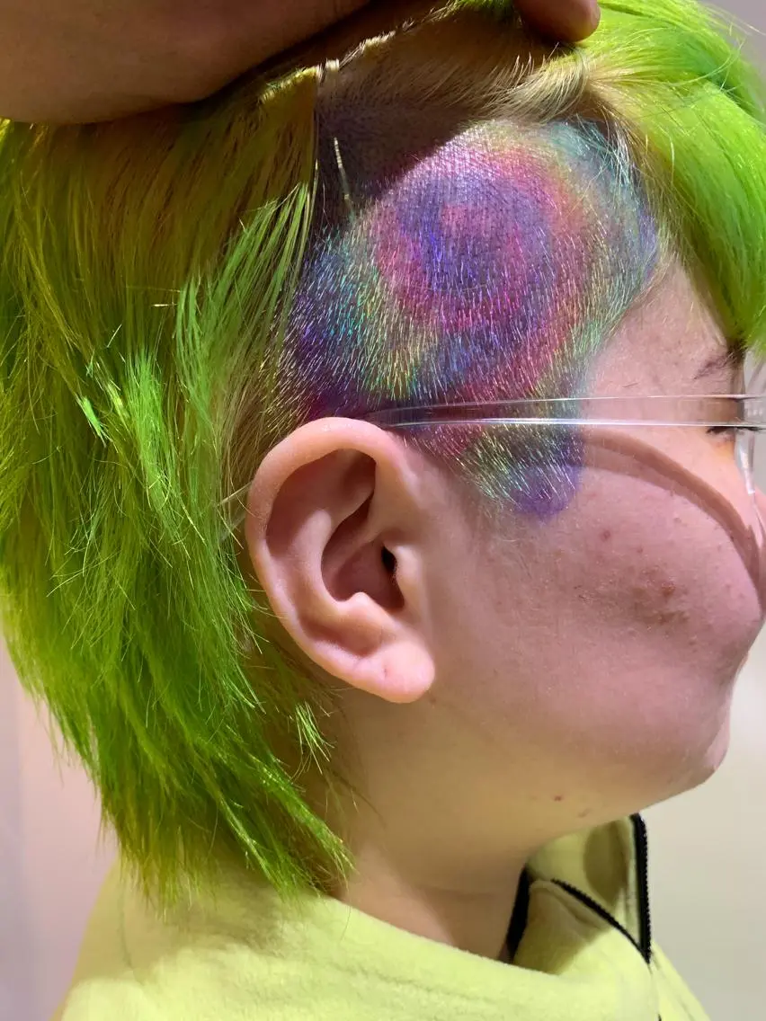 ショート カラー メンズ 刈り上げ デザインカラー カット ヘアカラー ウルフ、レイヤー 、メンズカットSHOのヘアスタイル