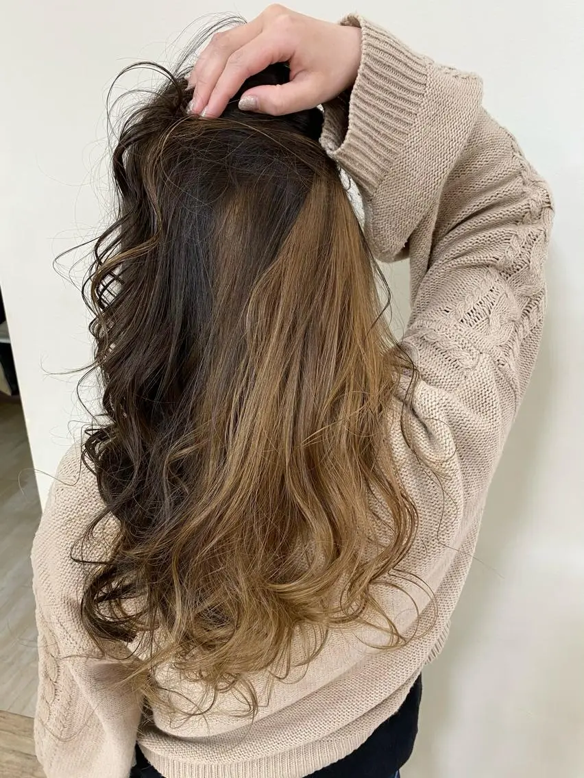 カラー SALOWIN栄 高須大貴のヘアスタイル