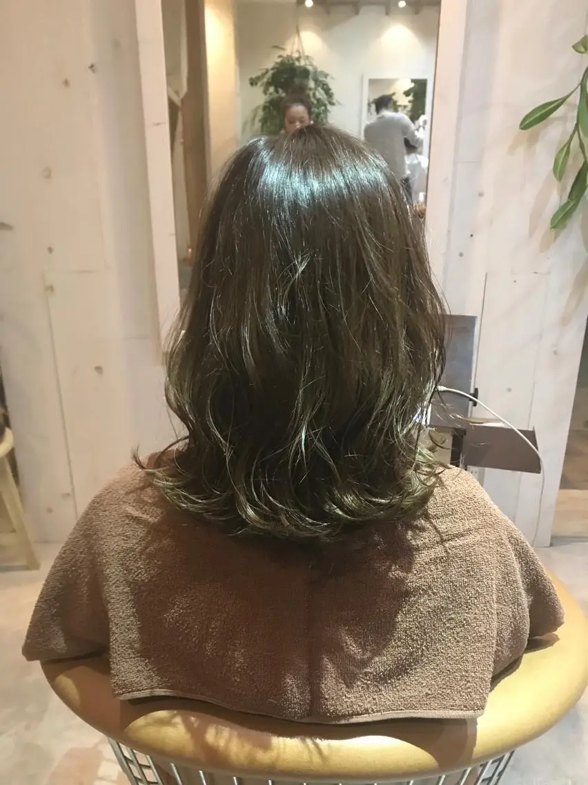 ミディアム カラー ハイライトカラー ハイライト 長尾 桃佳のヘアスタイル