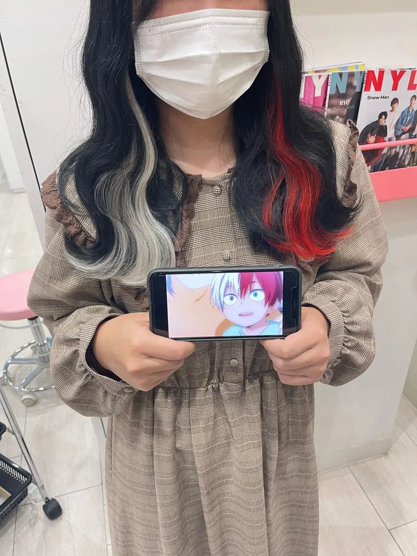 セミロング カラー レッドカラー エクステ エクステ インナーエクステ渋谷 🦋KAJIのヘアスタイル