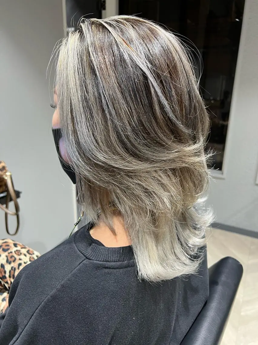 ミディアム amie三宮 NAKANOのヘアスタイル