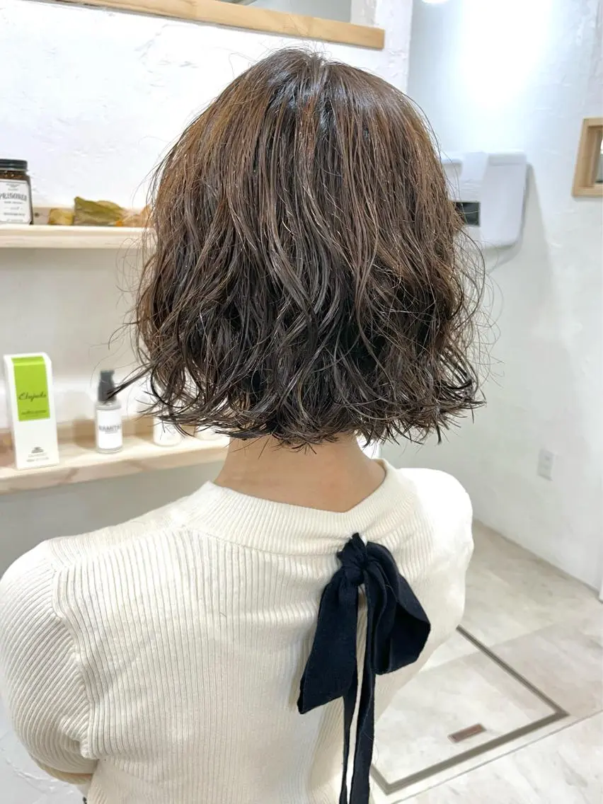 ショート カラー パーマ 切りっぱなしボブ 透明感カラー ボブ ウルフカット 髪質改善 縮毛矯正/ レイヤー/銀座/本木のヘアスタイル