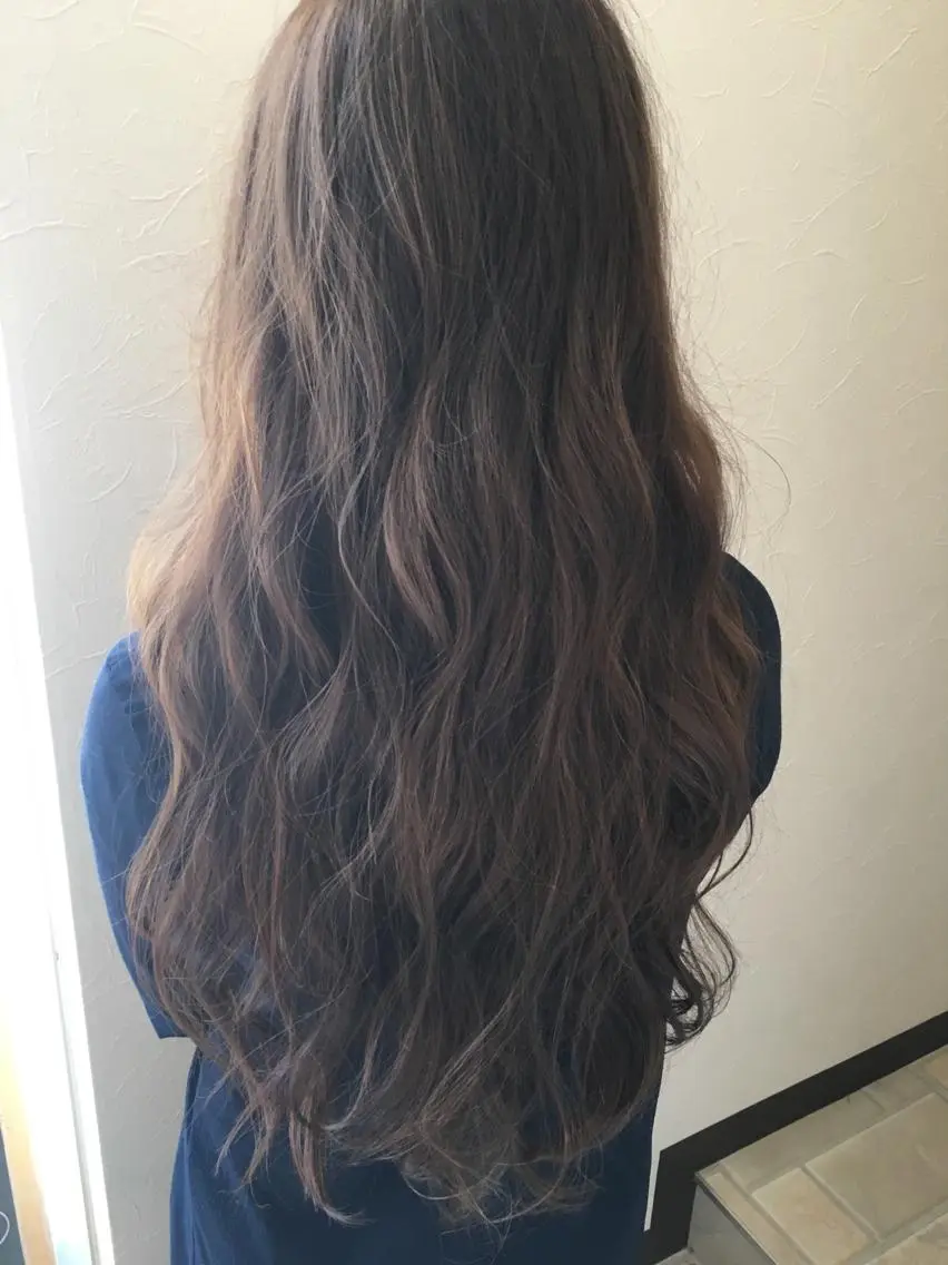 ロング カラー ヘアアレンジ IVY villa Suzu.のヘアスタイル