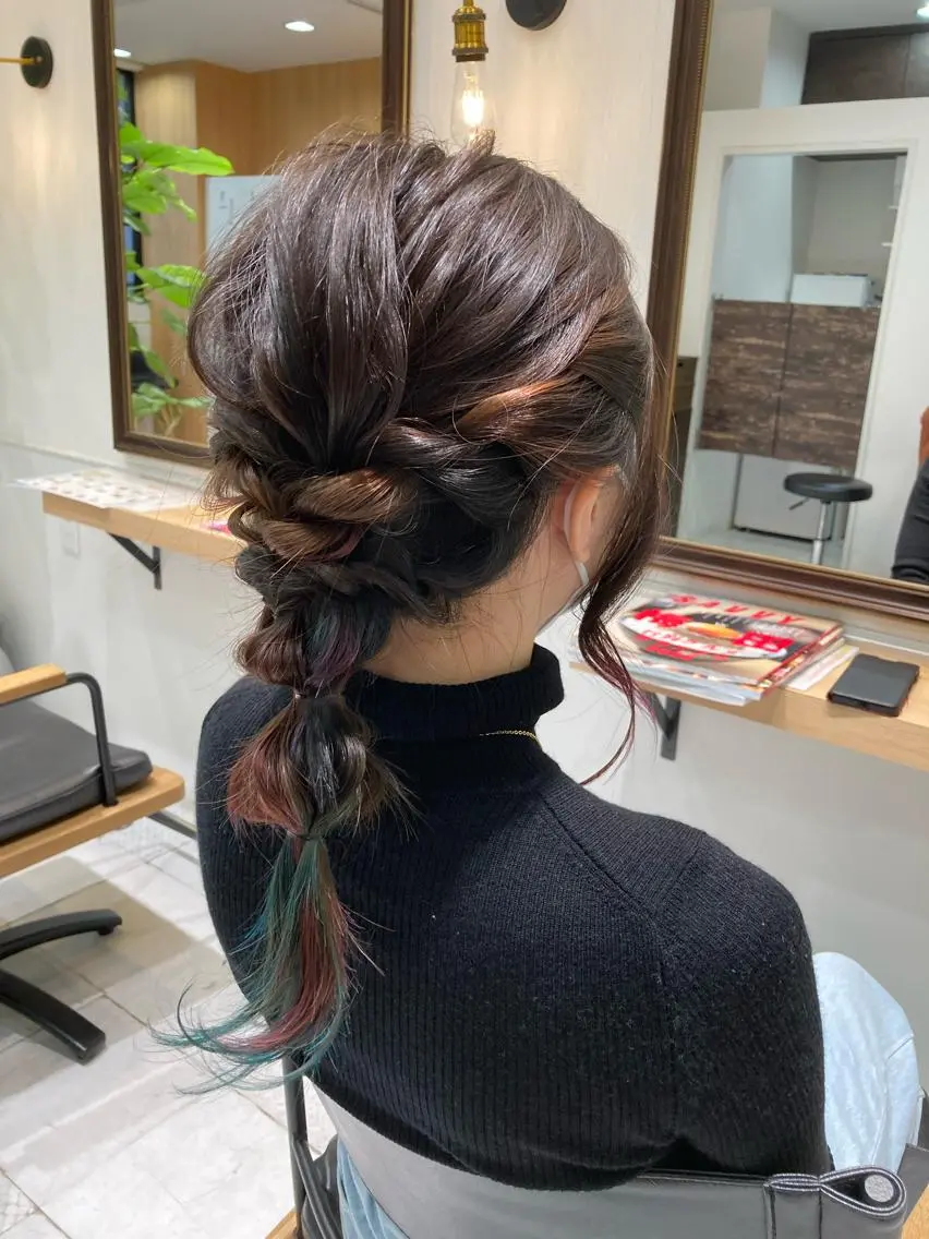 セミロング カラー ブリーチ ユニコーンカラー 髪質改善 トリートメント カット パーマ トリートメント 大野 まゆのヘアスタイル