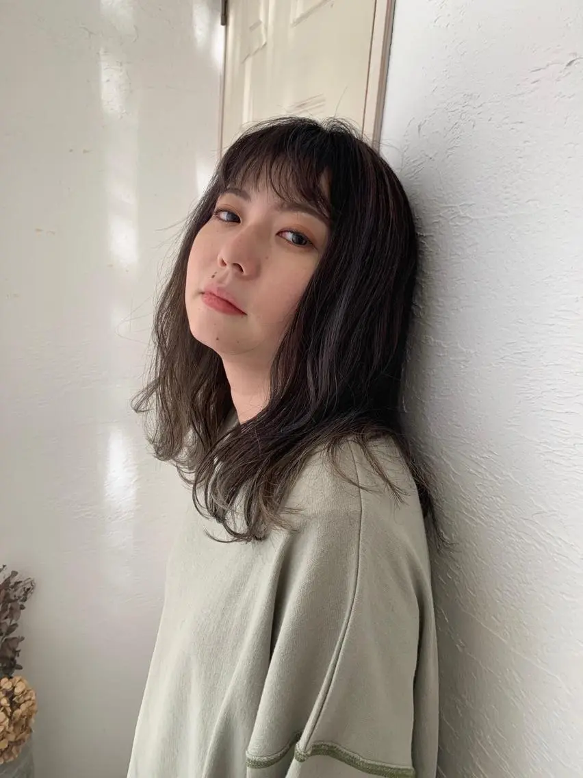 セミロング カラー fio マナミのヘアスタイル