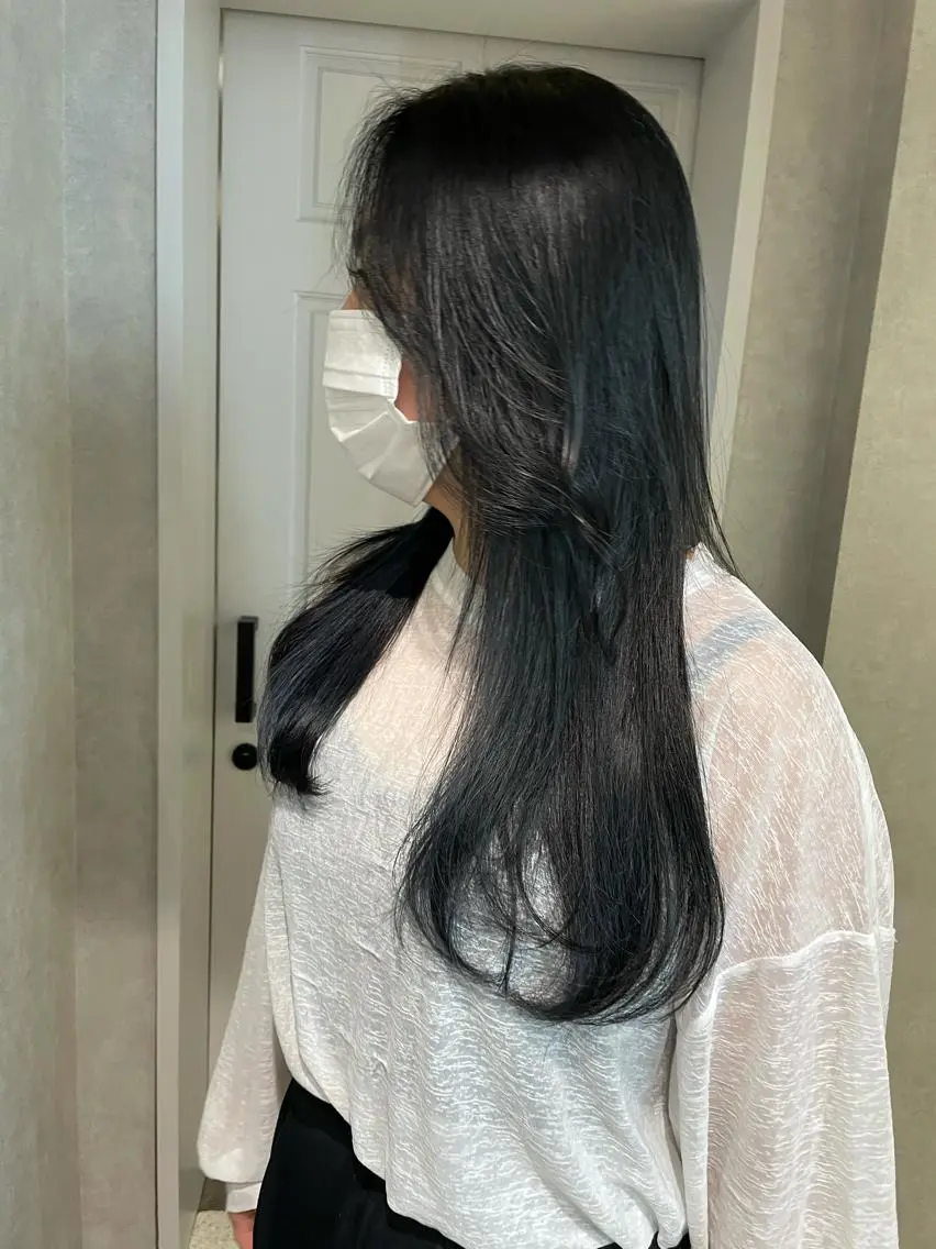 ロング カラー ブルーカラー シルバー ヘアカラー ナチュラル透明感🌱 小山美樹子のヘアスタイル