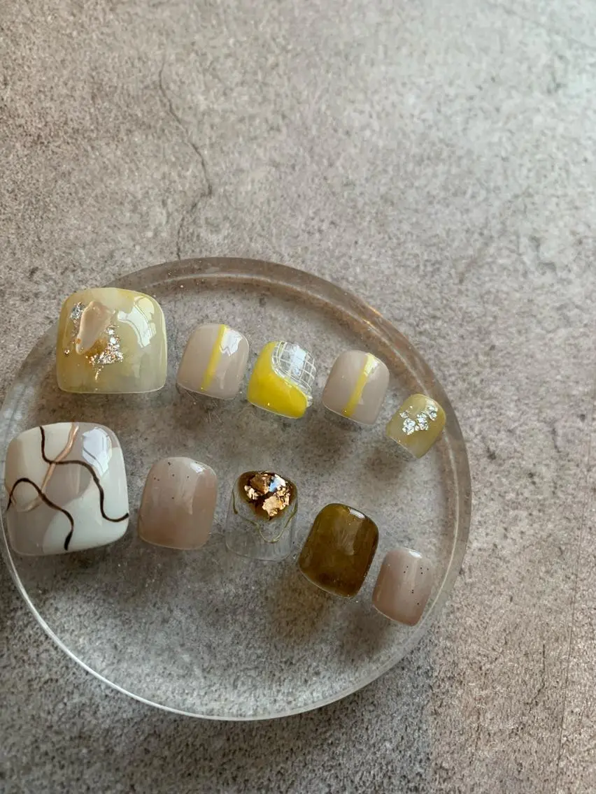 ネイル フットネイル Crescent Eye Yukiのネイルデザイン